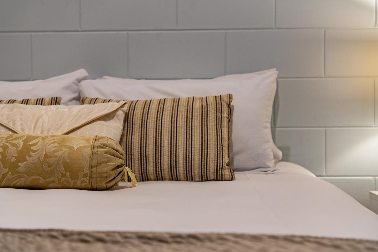Airlie Sun & Sand Accommodation #5 Airlie Beach Bagian luar foto
