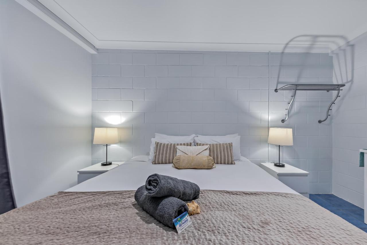 Airlie Sun & Sand Accommodation #5 Airlie Beach Bagian luar foto