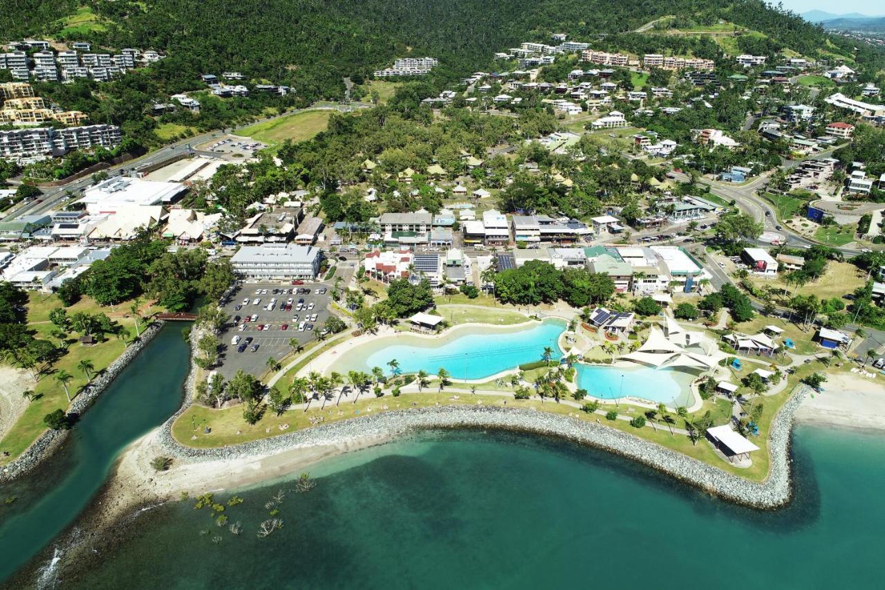 Airlie Sun & Sand Accommodation #5 Airlie Beach Bagian luar foto